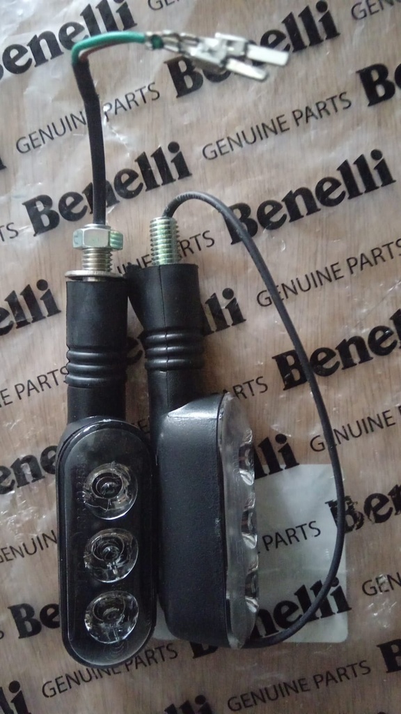 Direccional delantera derecha Benelli LEONCINO250