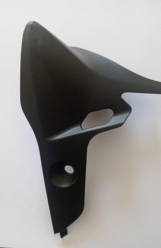 Cobertor de guardabarro delantero Benelli TNT150