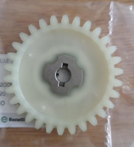 Piñon de bomba de aceite Benelli 180S